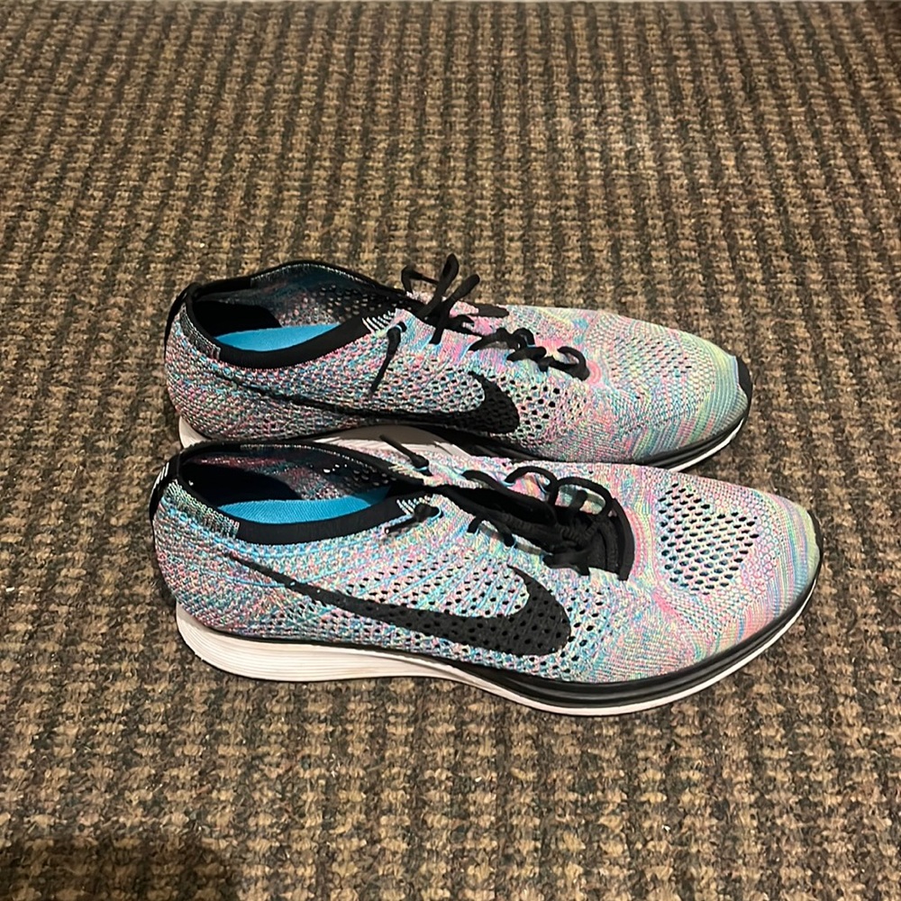 Nike Flyknit Racers